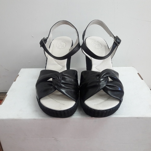 Gabriella Rocha - Picture 3 of 3